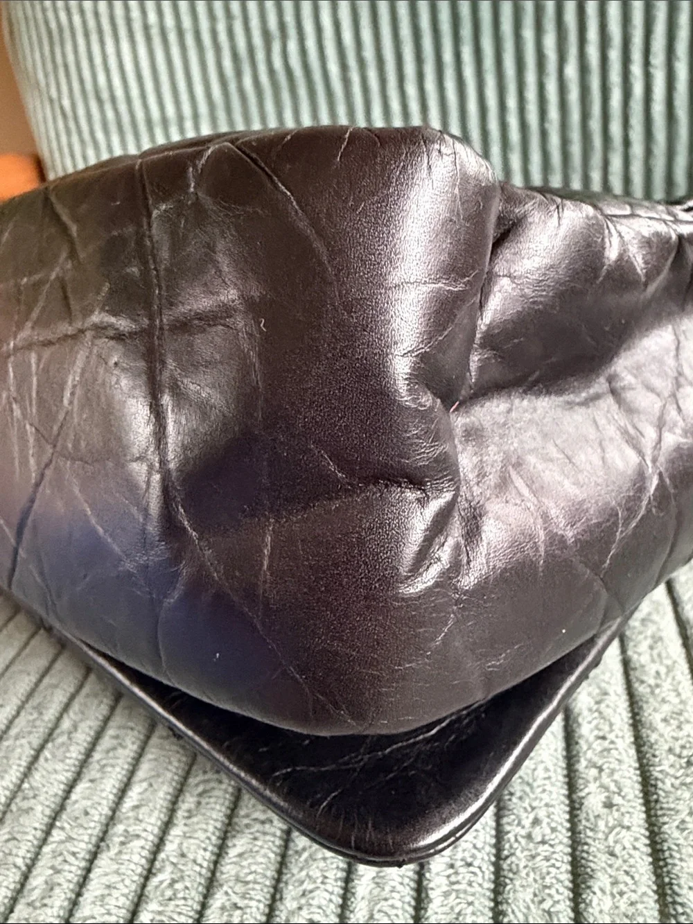 CHANEL Black Quilted Crinkled Leather Shoulder Bag with Gold Chain